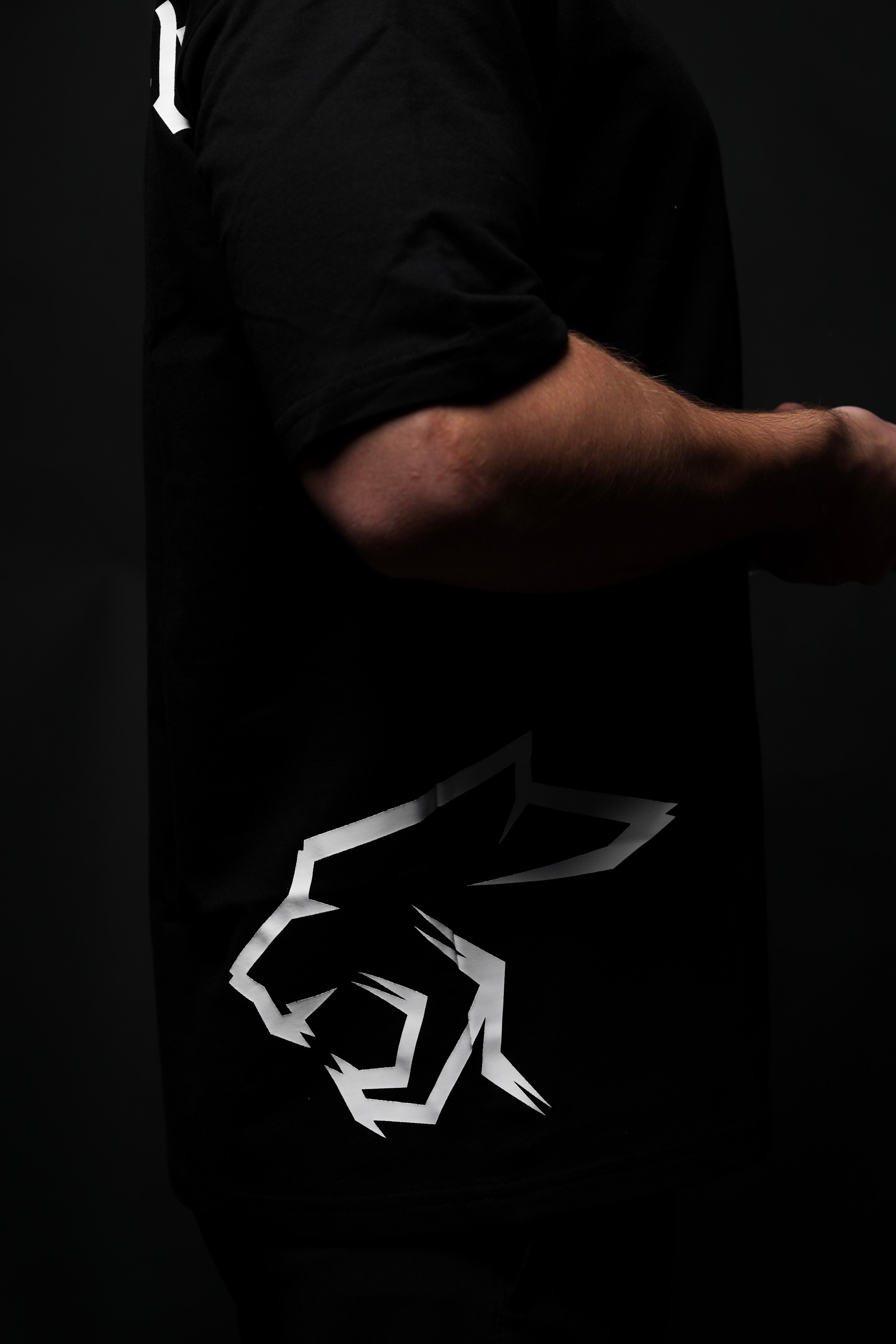 CAMISETA PREMIUM “ONE” NEGRA $40